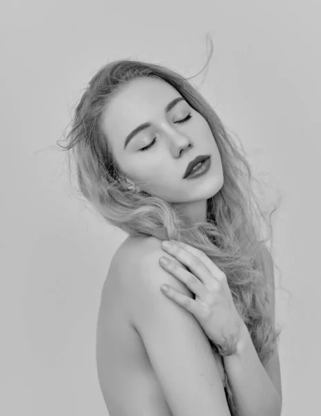 Potrait Jeune Femme Séduisante Aux Cheveux Blancs Argentés Studio Art — Photo