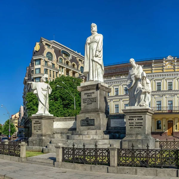 Kiev Ucraina 2020 Monumento Alla Principessa Olga Presso Ministero Degli — Foto Stock