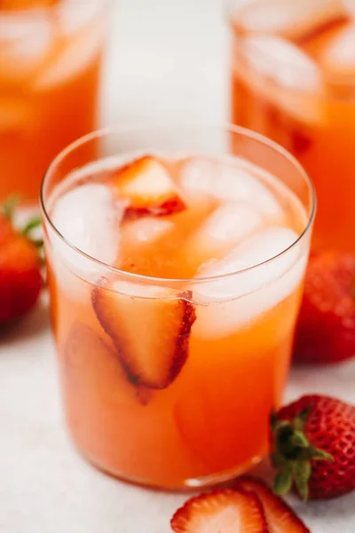 Glass Strawberry Lemonade Fresh Strawberry Slices — Stock Photo, Image