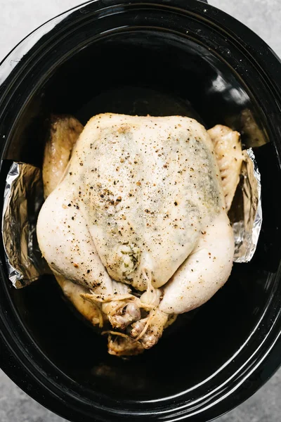 Overhead Photo Cooked Whole Herb Chicken Crockpot — Stock Photo, Image