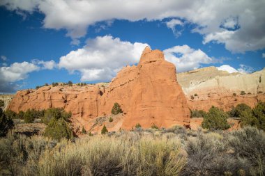Kodachrome Havzası Eyalet Parkı 'ndaki kaya oluşumunun muhteşem bir görüntüsü