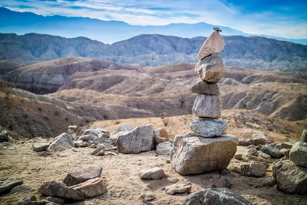 Mänsklig Stenhög Painted Canyon Stege Vandringsled Vid Palm Spring — Stockfoto