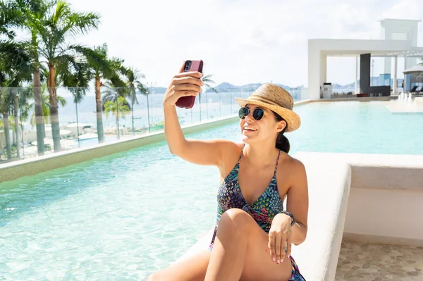 Relaxed Happy Woman Pool Taking Selfie Portrait — Stock Photo, Image