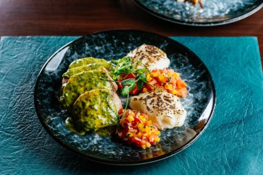 Tabakta et ve sebze. Menü. en üstteki görünüm