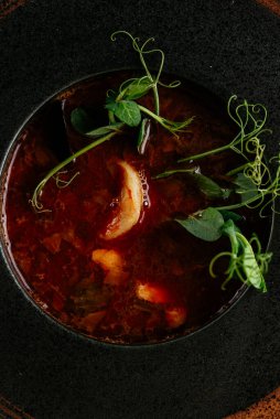 Etli çorba. Menü. en üstteki görünüm