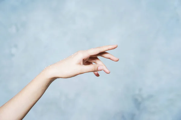 Beautiful Jewelry Little Pearls Girl Hand Skin — Stock Photo, Image