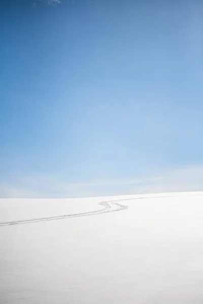 Μια Πίστα Σκι Στο Χιόνι — Φωτογραφία Αρχείου