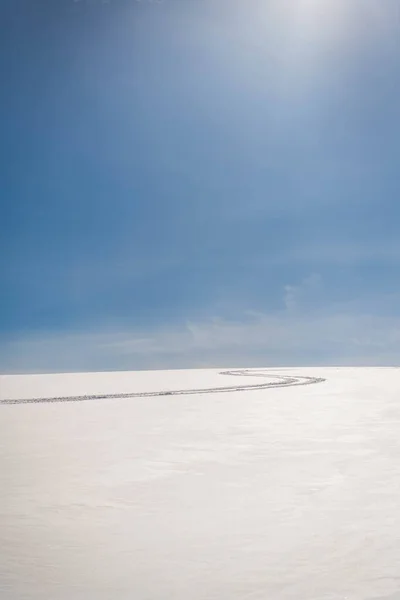 Una Pista Sci Sulla Neve — Foto Stock