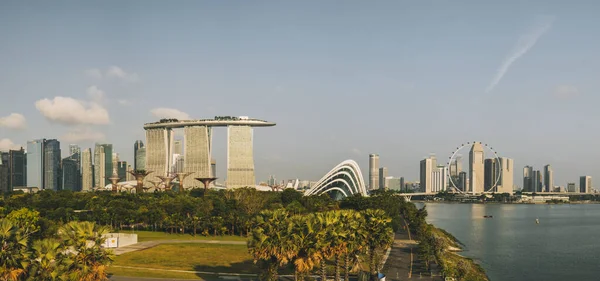 Légi Panorámás Kilátás Egész Szingapúri Város Marina Barrage Napkeltekor — Stock Fotó