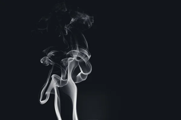 Λευκός Καπνός Που Δημιουργεί Αφηρημένα Σχήματα Μαύρο Φόντο — Φωτογραφία Αρχείου