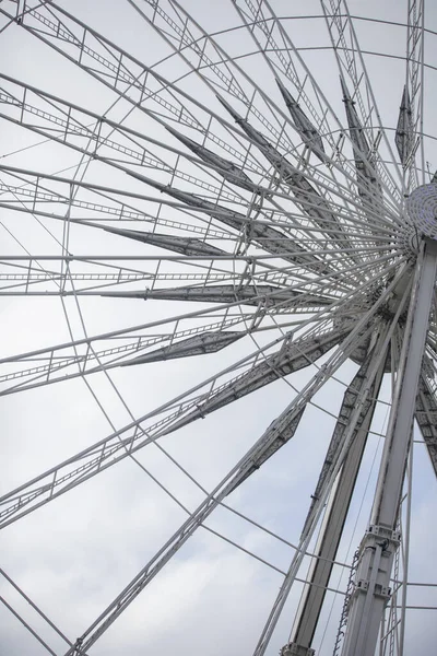 Roda Gigante Cinza Paris Dia Nuvem — Fotografia de Stock