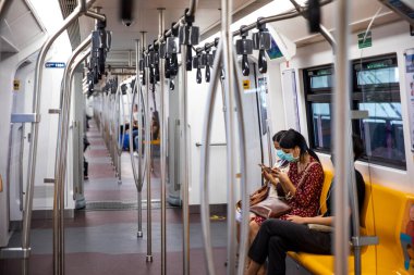 Covid salgını sırasında eve gidip gelenler evde kalırken, Gökyüzü Treni neredeyse boş