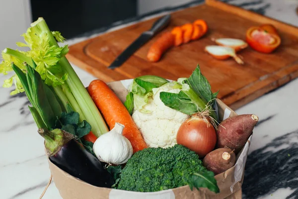 Ajo Brócoli Cebolla Zanahorias Verduras Una Bolsa Papel — Foto de Stock