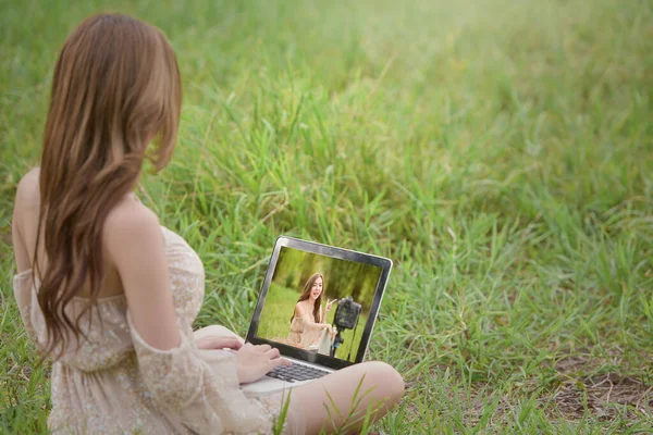 Relaxing Young Woman Standing Meadow — Stock Photo, Image