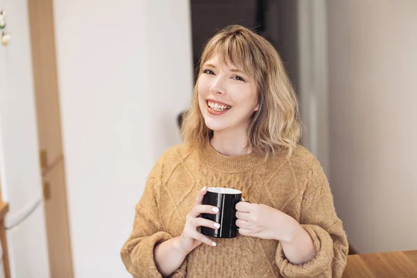 Young Happy Woman Smiling Holding Big Mug Kitchen Home — Stock Photo, Image