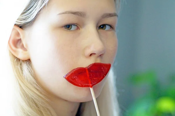 Teenage Girl Lollipop Form Lips — Stock Photo, Image