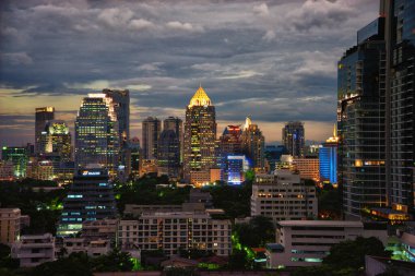 Akşamları Bangkok şehir manzarası
