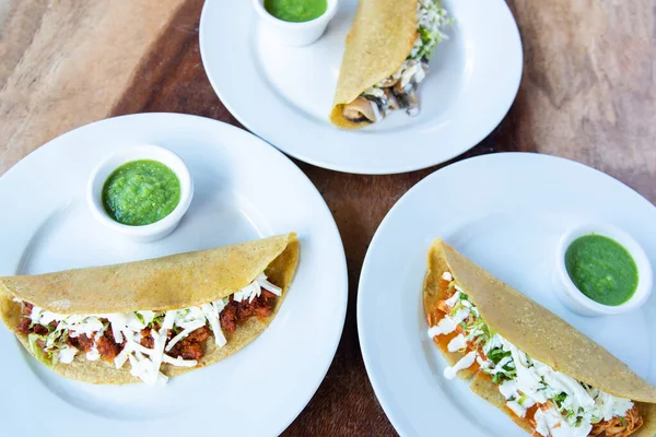 Mexikanische Quesadillas Mit Mais Tortillas Traditionelle Mexikanische Küche — Stockfoto
