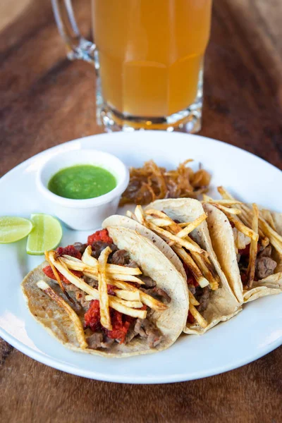 Tacos Mexicanos Con Tortillas Maíz Comida Tradicional Mexicana — Foto de Stock