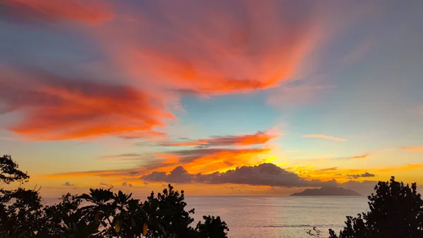 Orange Red Clouds Sunset Mahe Seychelles — Stock Photo, Image