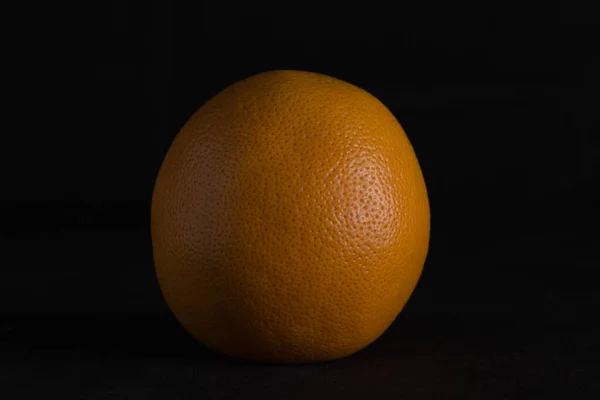 Červená Grapefruit Černém Pozadí — Stock fotografie