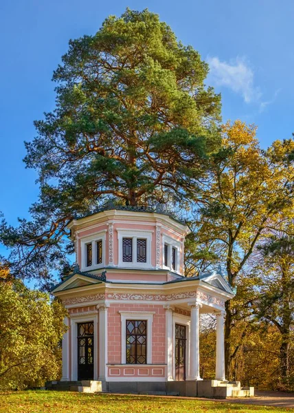 Sofiyivsky樹木園の島のパビリオン ウクライナのウマン — ストック写真