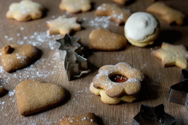 Biscotti Natale Sul Tavolo Della Cucina — Foto Stock