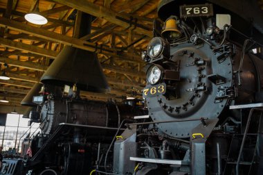 Ekrandaki buhar lokomotiflerini kapat