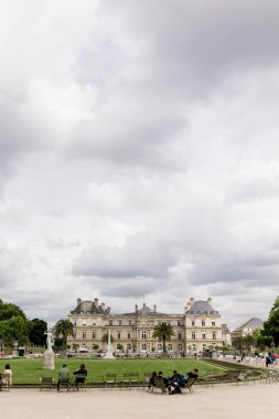 Paris 'teki Jardin du Lüksemburg' un Geniş Görünümü