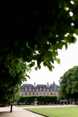 Paris 'te Vosges Yeri