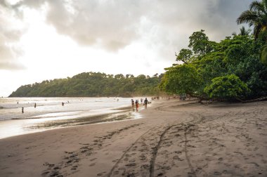 Espadilla Plajı 'ndaki Akşam Işığı, Manuel Antonio, Kosta Rika