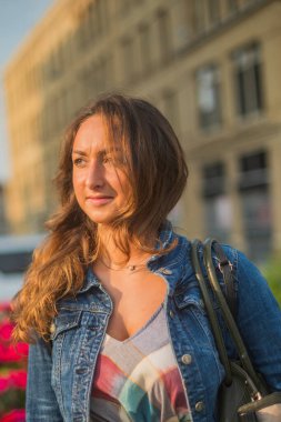 Hafta sonu arkadaşlarla kasabada gezinti.