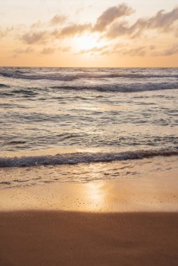 Karon Sahili 'nde Altın Gün Batımı, Phuket, Tayland