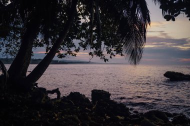 Cahuita, Kosta Rika 'da Karayip Denizi Üzerinde Tropik Gün Batımı