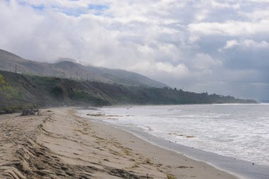 Kaliforniya 'da güzel bir sahil manzarası.