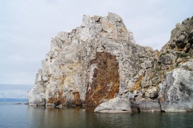 Şamanka, Olkhon Adası 'ndaki mistik bir kayadır..