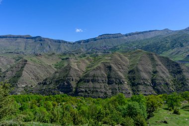 Mavi Gök Altında Dağlık Arazi