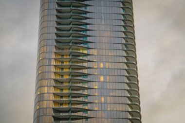 Yansımalı Modern Mimari Cephe