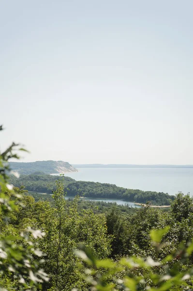 Uyuyan Ayı Kumulları 'ndan manzara ve kum manzarası