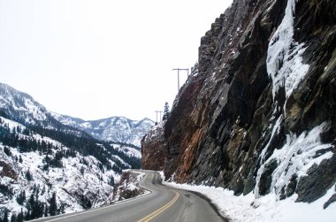 Kışın Milyon Dolarlık Otoyol Geçidi
