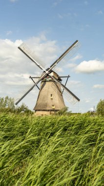 UNESCO Dünya Mirası Kinderdijk sahasında Iconic Dutch yel değirmeni
