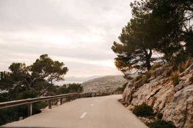 MA-2210 dağ yolunda gün batımı, Formentor Yarımadası, Mallorca