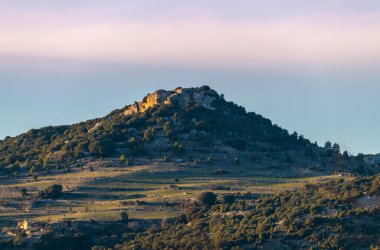 Morella la Vella tarih öncesi sanatını çevreleyen manzara