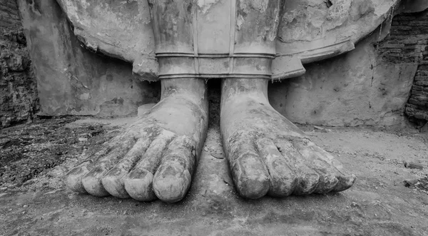 Feet of the old Buddha statue — Stock Photo, Image