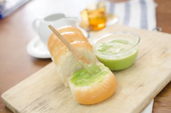 Brood Pandan Crème Serveer Met Hete Thee — Stockfoto