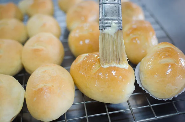 Burro tintura a panino al forno per brillare la sua superficie — Foto Stock