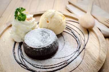 çikolata lav hizmet ile dondurma