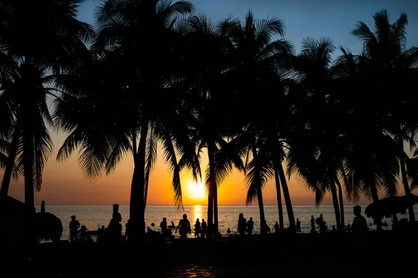 Bangsan Beach Chonburi Tailandia Nov 2020 Silueta Personas Umidentificadas Visitan — Foto de Stock