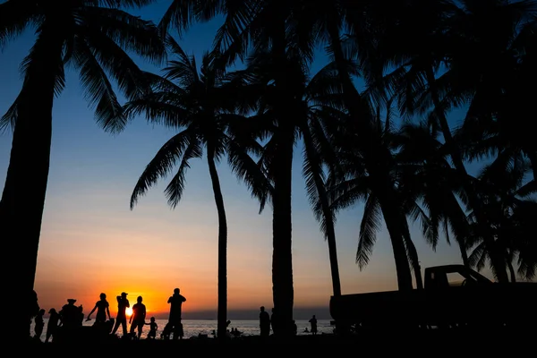 Bangsan Beach Chonburi Thailand Nov 2020 Silhueta Pessoas Não Identificadas — Fotografia de Stock