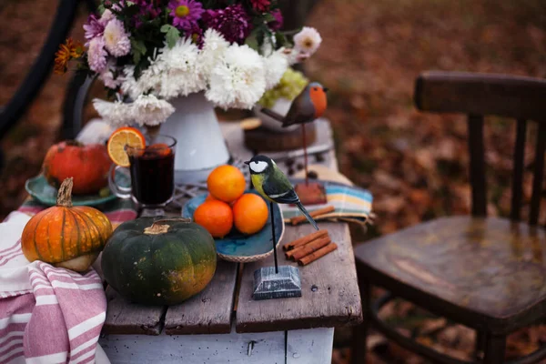 Outono Background Vintage Mesa Com Abóboras Laranjas Outono Garden Thanksgiving — Fotografia de Stock